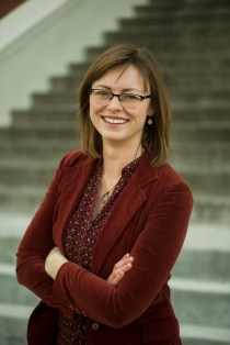 Lindsay Metcalf headshot